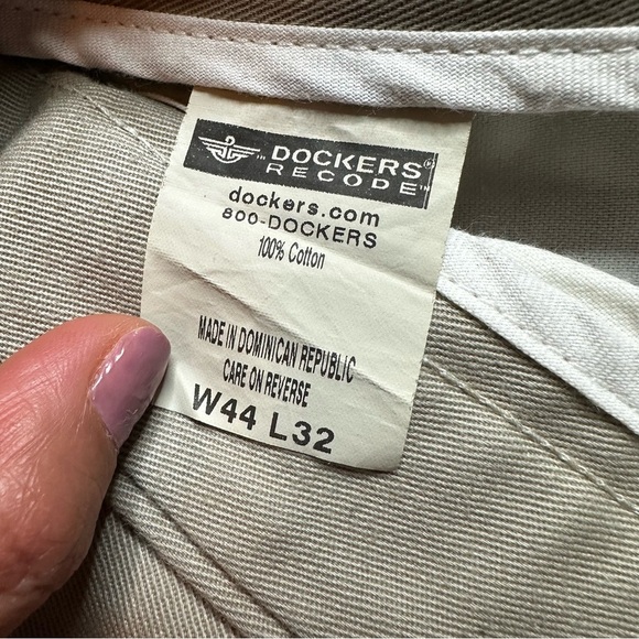 ❌SOLD❌Dockers Recode Men's Khaki Pants Sz 44" x 32" 100% Cotton Straight Legs - Picture 4 of 8